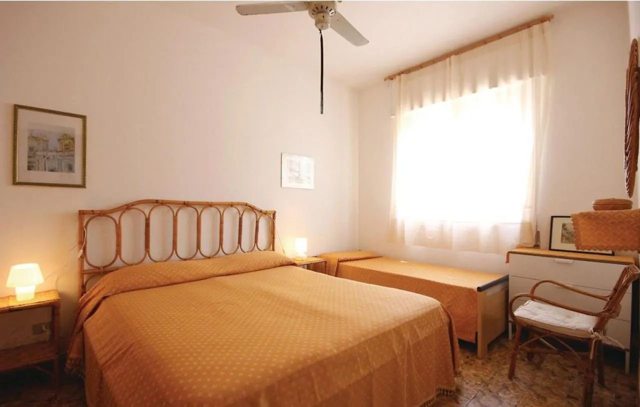 2 Bedrooms House At Ispica 150 M Away From The Beach With Enclosed Garden 0*,