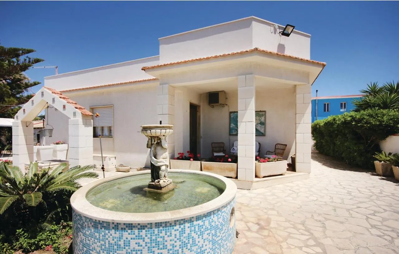 Holiday home 2 Bedrooms House At Ispica 150 M Away From The Beach With Enclosed Garden
