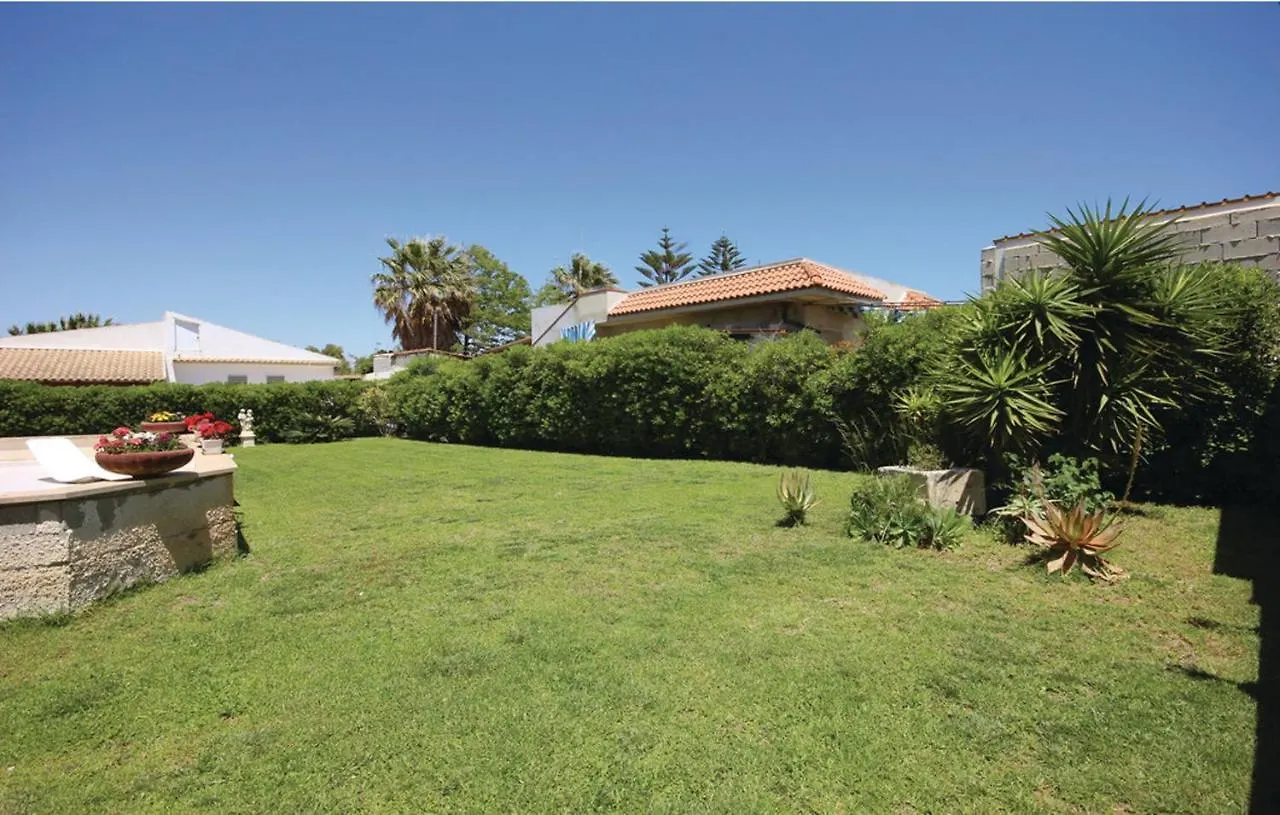 2 Bedrooms House At Ispica 150 M Away From The Beach With Enclosed Garden